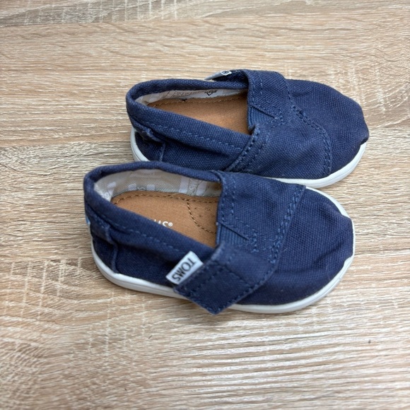 TOMS Baby Navy Blue Slip-On Shoes 4 - Picture 2 of 5